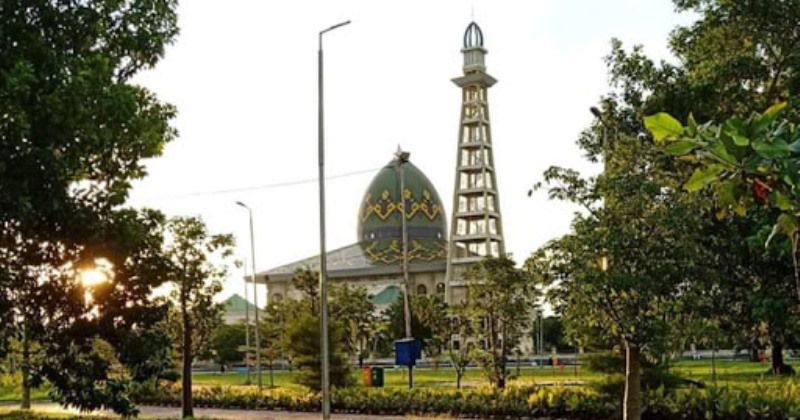 Masjid Agung Al-Munawwarah