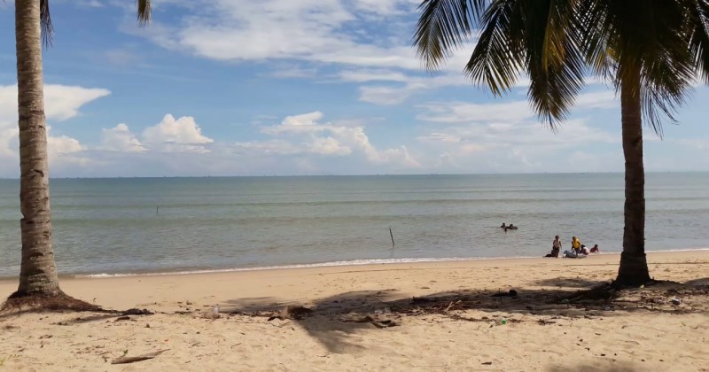 Pantai Kelapa Mangkupadi