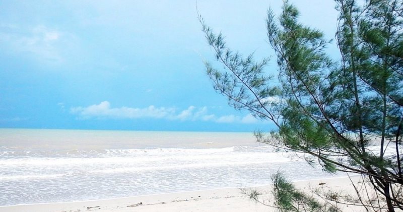 Pantai Muara Kintap, Destinasi Favorit di Tanah Laut