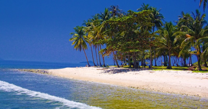 Pulau Randayan, Pulau Cantik Nan Eksotis di Kalimantan Barat