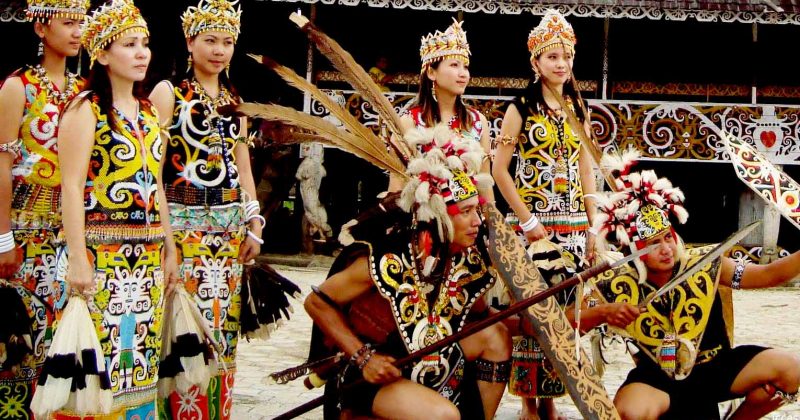 5 Pakaian Adat Khas Kalimantan Barat