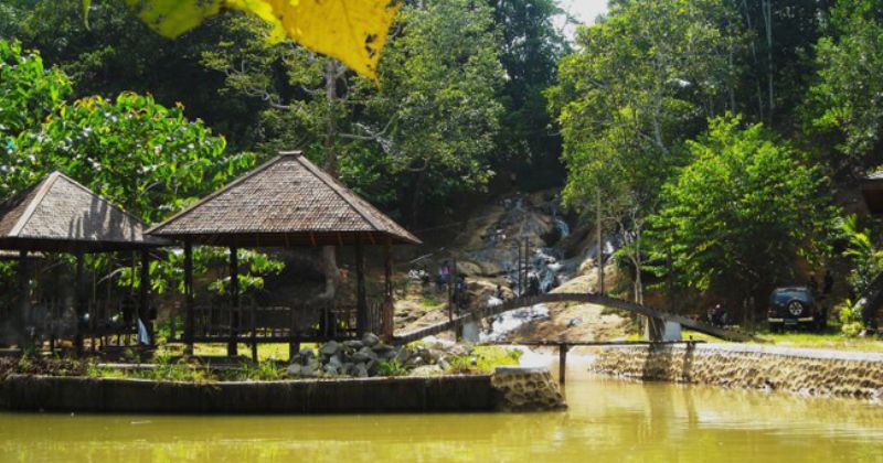 Lokasi & Harga Tiket Masuk Air Terjun Pinang Seribu