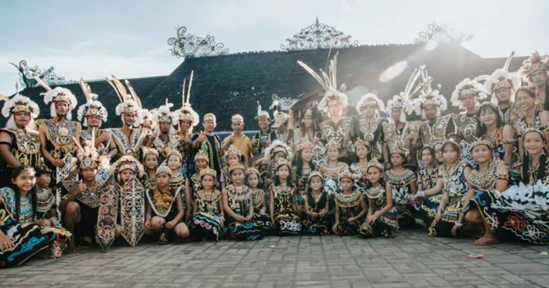 Liburan Seru Menelusuri Desa Budaya Pampang Kalimantan Timur