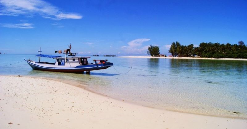 Pulau Samber Gelap, Pulau Kecil Nan Eksotis di Kotabaru