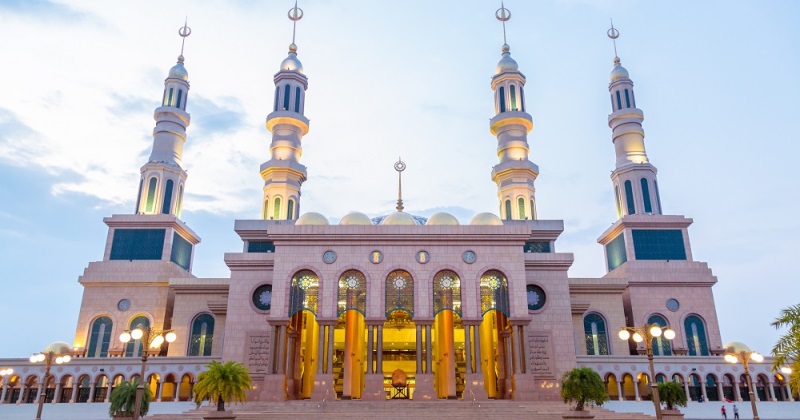 Masjid Baitul Muttaqin, Masjid Cantik & Terbesar Kedua di Asia Tenggara