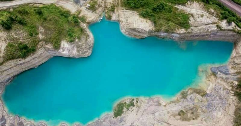 Indahnya Danau Biru Pengaron, Danau Eksotis Bekas Tambang di Kalsel
