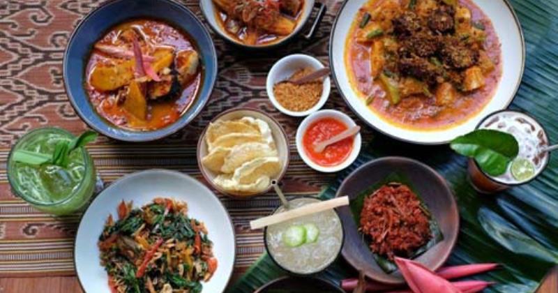 20 Makanan Khas Kalimantan Barat yang Unik & Terkenal Lezat
