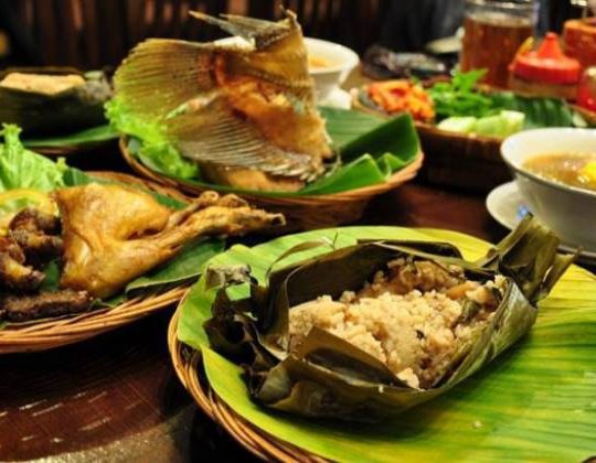 15 Makanan Khas Kalimantan Utara yang Unik & Terkenal Lezat