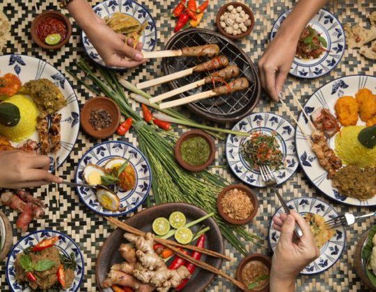 15 Makanan Khas Kalimantan Tengah yang Unik & Terkenal Lezat