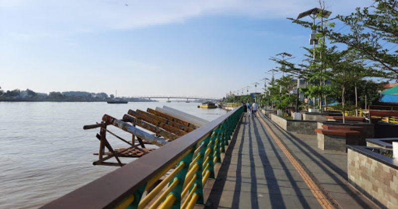 Daya Tarik Waterfront City