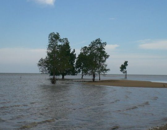 Pantai Tanah Merah Samboja, Wisata Pantai Eksotis di Kutai Kartanegara