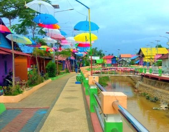 Kampung Pelangi Banjarbaru, Wisata Penuh Warna yang Instagramable