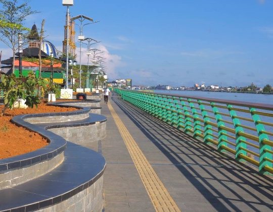 Waterfront City Pontianak, Spot Bersantai Menikmati Panorama di Tepi Sungai Kapuas