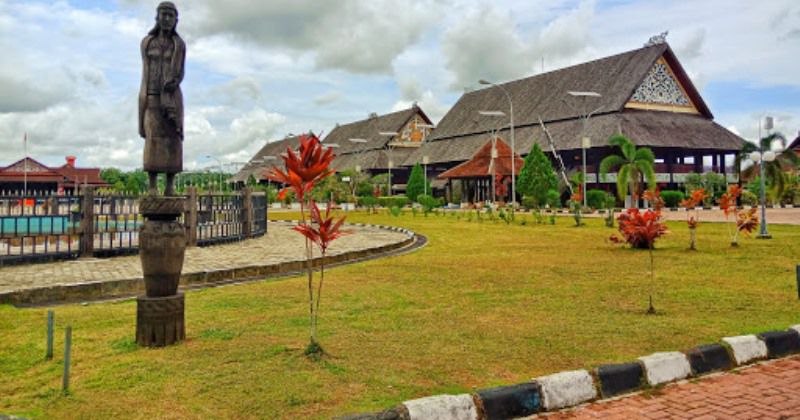 Lokasi Wisata Taman Budaya Sendawar Di Kutai Barat