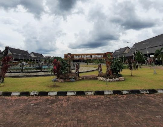 Taman Budaya Sendawar, Tempat Rekreasi Favorit Liburan Keluarga di Kutai Barat
