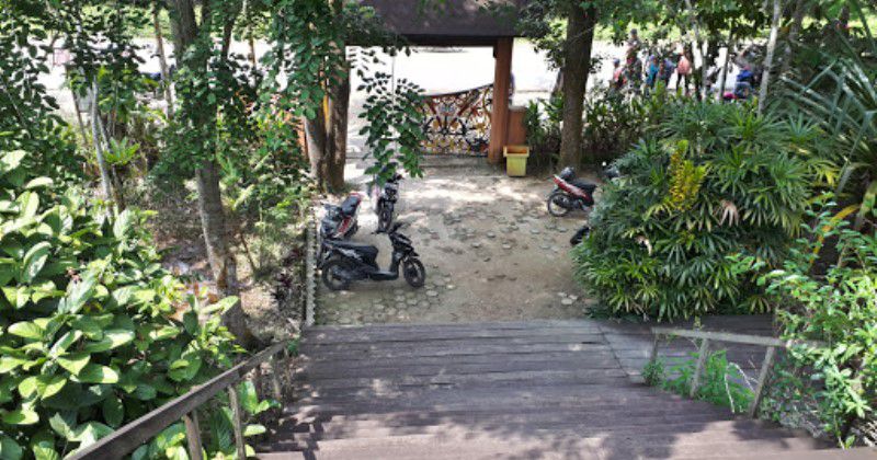 Fasilitas Di Wisata Sejarah Rumah Betang Kobus