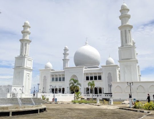Masjid Agung Oesman Al Khair, Masjid Terapung & Ikon Wisata Religi Kayong Utara