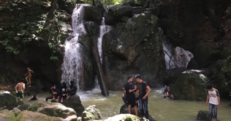 Kegiatan Menarik Di Wisata Alam Air Terjun Bukit Biru Kutai Kartanegara