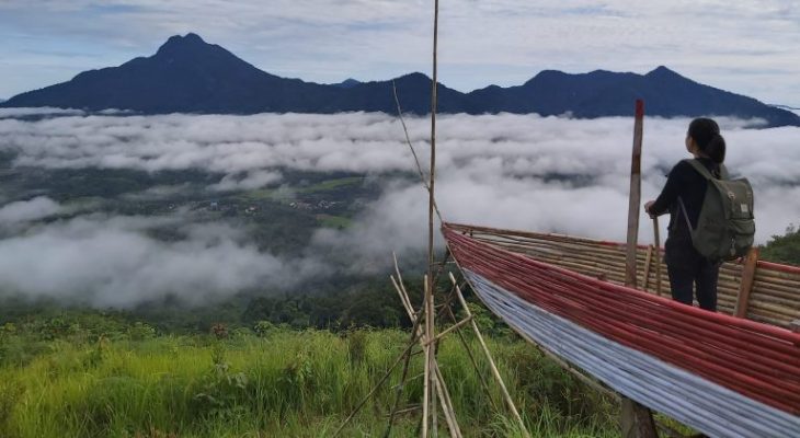 Bukit Gampo, Menikmati Panorama Alam Eksotis dari Ketinggian di Bengkayang