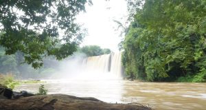 Air Terjun Mananggar, Air Terjun Mirip Niagara di Kalimantan Barat