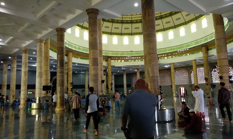 Kegiatan Menarik Di Wisata Religi Masjid Raya Al-Fatah Ambon