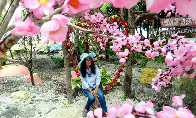 Kegiatan Menarik Di Wisata Taman Sakura Ternate
