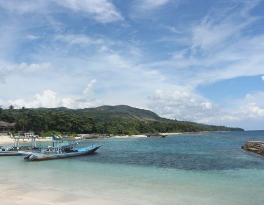 Pantai Santai, Pesona Pantai Pasir Putih Eksotis Nan Indah di Ambon