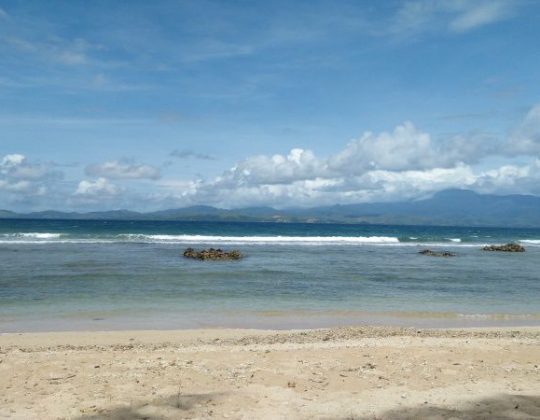 Pantai Telaga, Pantai Indah dengan Pasir Putih Eksotis di Buru