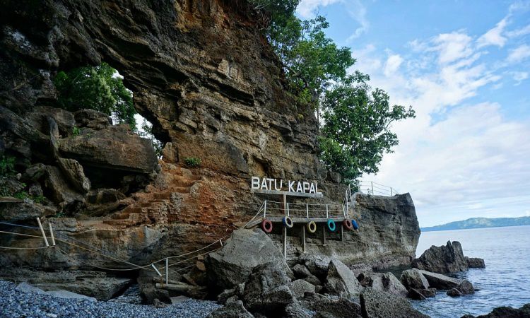 Batu Kapal Liliboi, Pesona Jendela Batu Kapal yang Unik di Maluku
