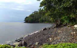 Pantai Ake Rica, Pesona Pantai Indah & Bebatuan Eksotis di Ternate