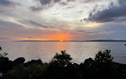 Pantai Mandaong, Pantai Indah dengan View Sunset Memukau di Halmahera Selatan