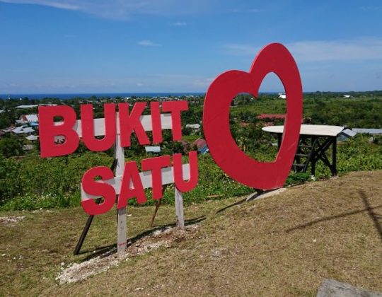Bukit Satu Hati, Objek Wisata Alam Hits dengan Spot Foto Keren di Biak Numfor