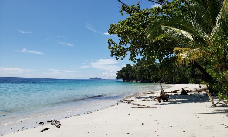 Pantai Patawana, Pantai Eksotis yang Kaya Pesona di Fakfak