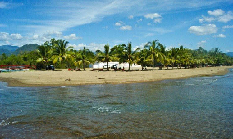 Pantai Lakban