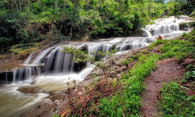 Wisata Air Terjun Kalean