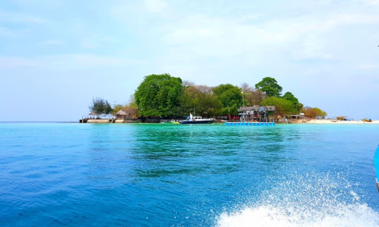 Keindahan Wisata Pulau Samalona