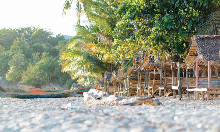 Sekilas Tentang Pantai Nirwana di Bau Bau