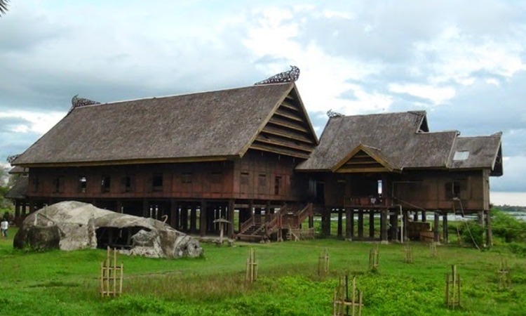 Rumah Adat Saoraja