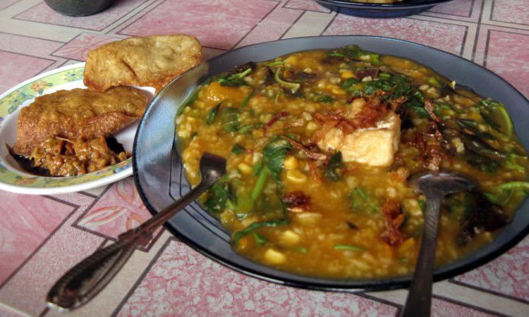 Memiliki Penghasilan yang Berlebih Hanya Dengan Berjualan Bubur Manado