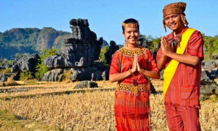 6 Pakaian Adat Tradisional Sulawesi Selatan