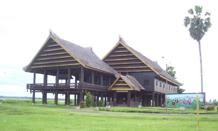 Rumah Adat Atakkae