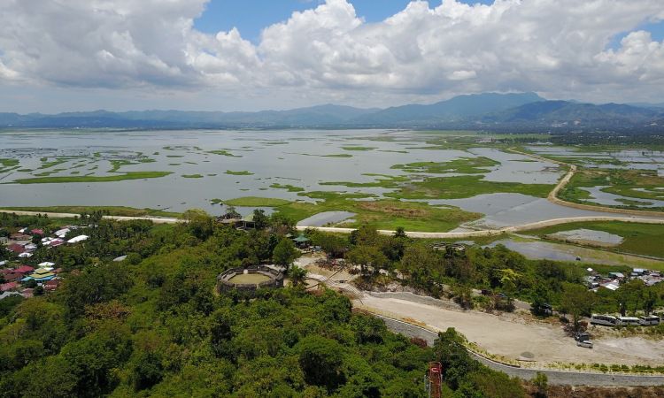 Pesona Wisata Alam Danau Limboto di Gorontalo