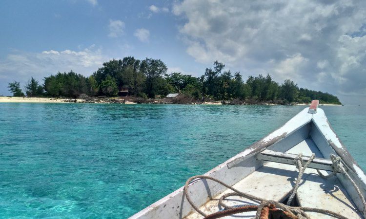 Mengenal Pulau Cantik Nan Menawan