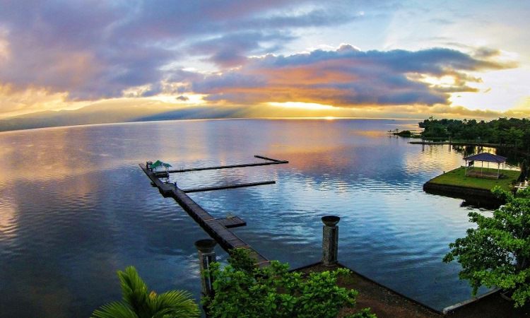 Menikmati Keindahan Alam Danau Matano di Luwu, Danau Terdalam di Indonesia