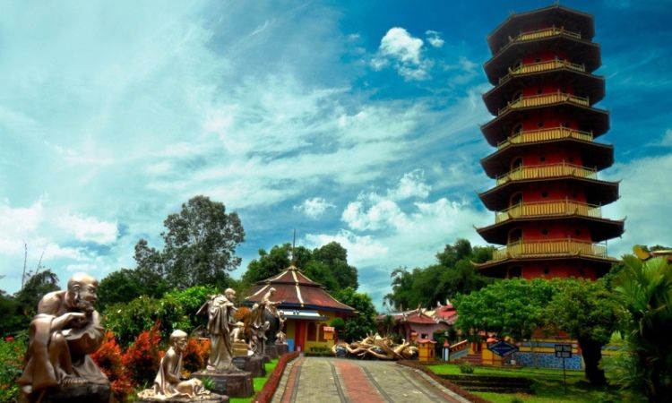 Mengenal Pagoda Ekayana yang Cantik
