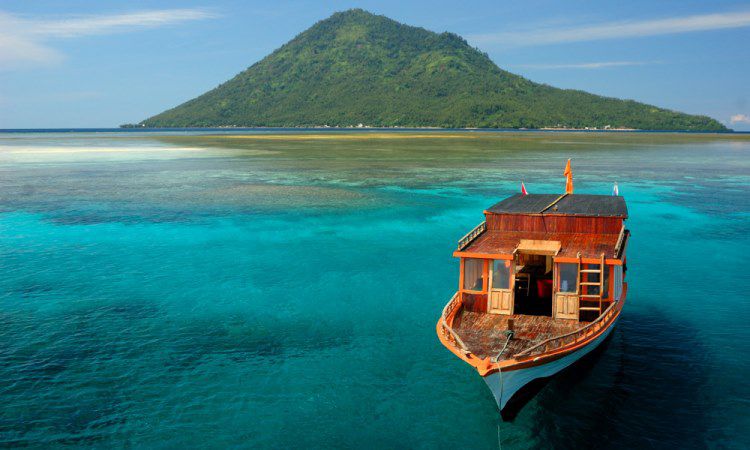 Pulau Manado Tua, Taman Laut yang Menakjubkan di Manado