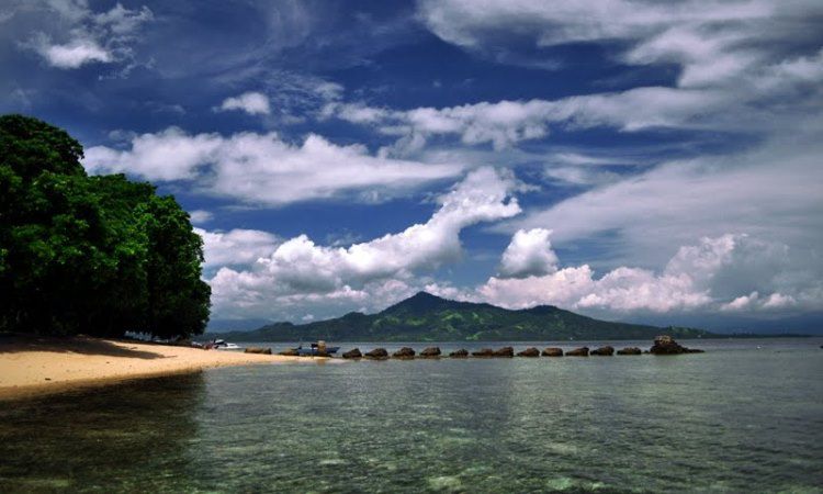 Pulau Siladen, Destinasi Wisata Pulau Berpasir Putih di Manado