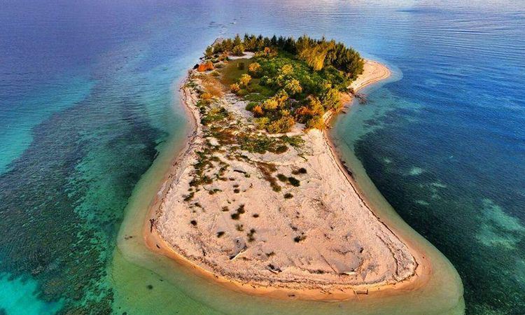 Pulau Lahe