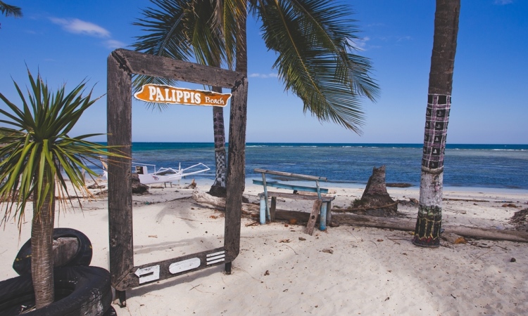 Pantai Wisata Palippis, Pantai Indah Berpasir Putih di Sulawesi Barat