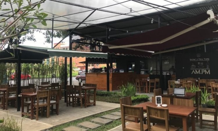 AM PM Cafe Megamas Manado